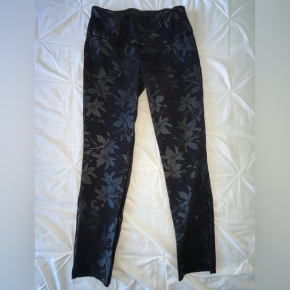 Soft Surroundings Ankle Length Black Metallic Floral Twilight Pant  SIZE SMALL - Picture 6 of 10